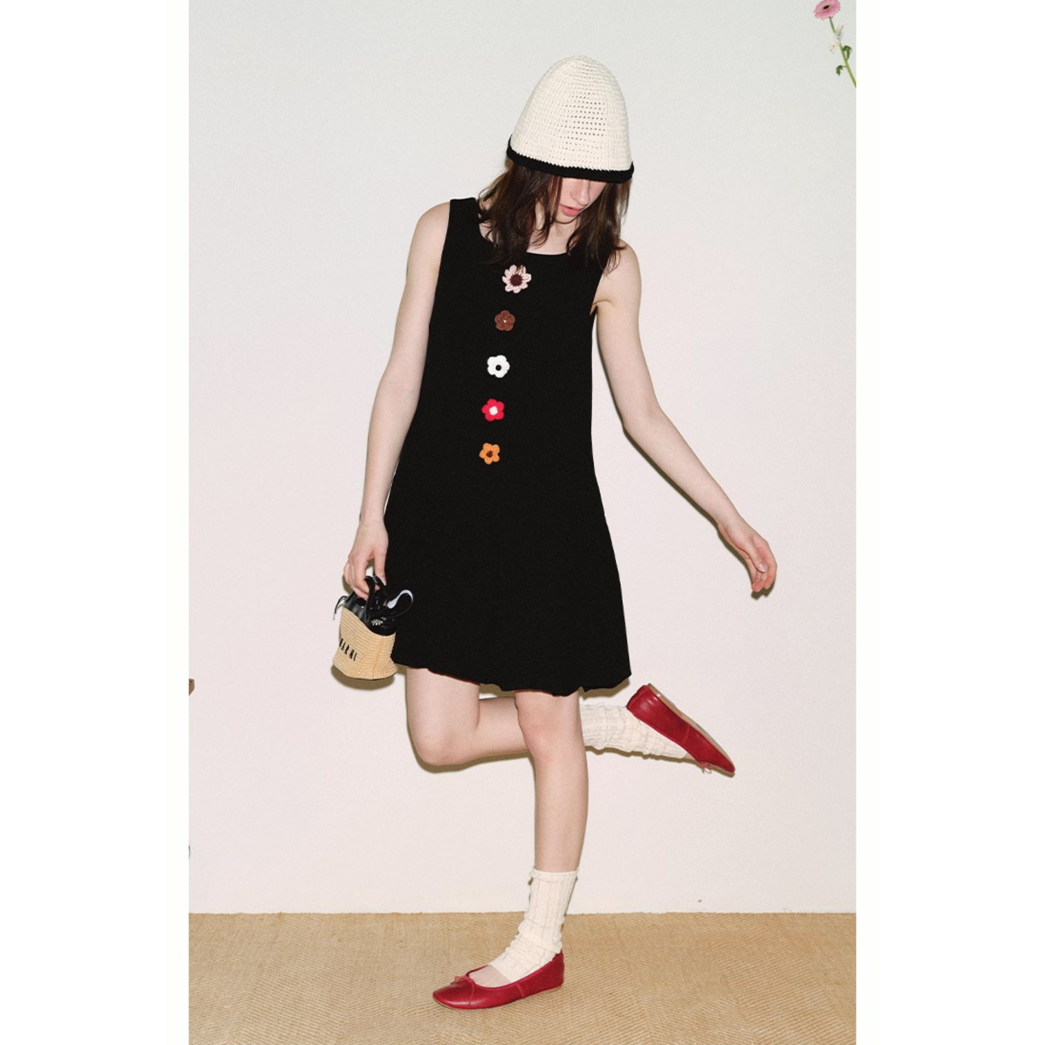 Van Lowe Blume Linen Crochet Flower Bud Dress – Breathable Handwoven Sleeveless Vest & Skirt Set for Women