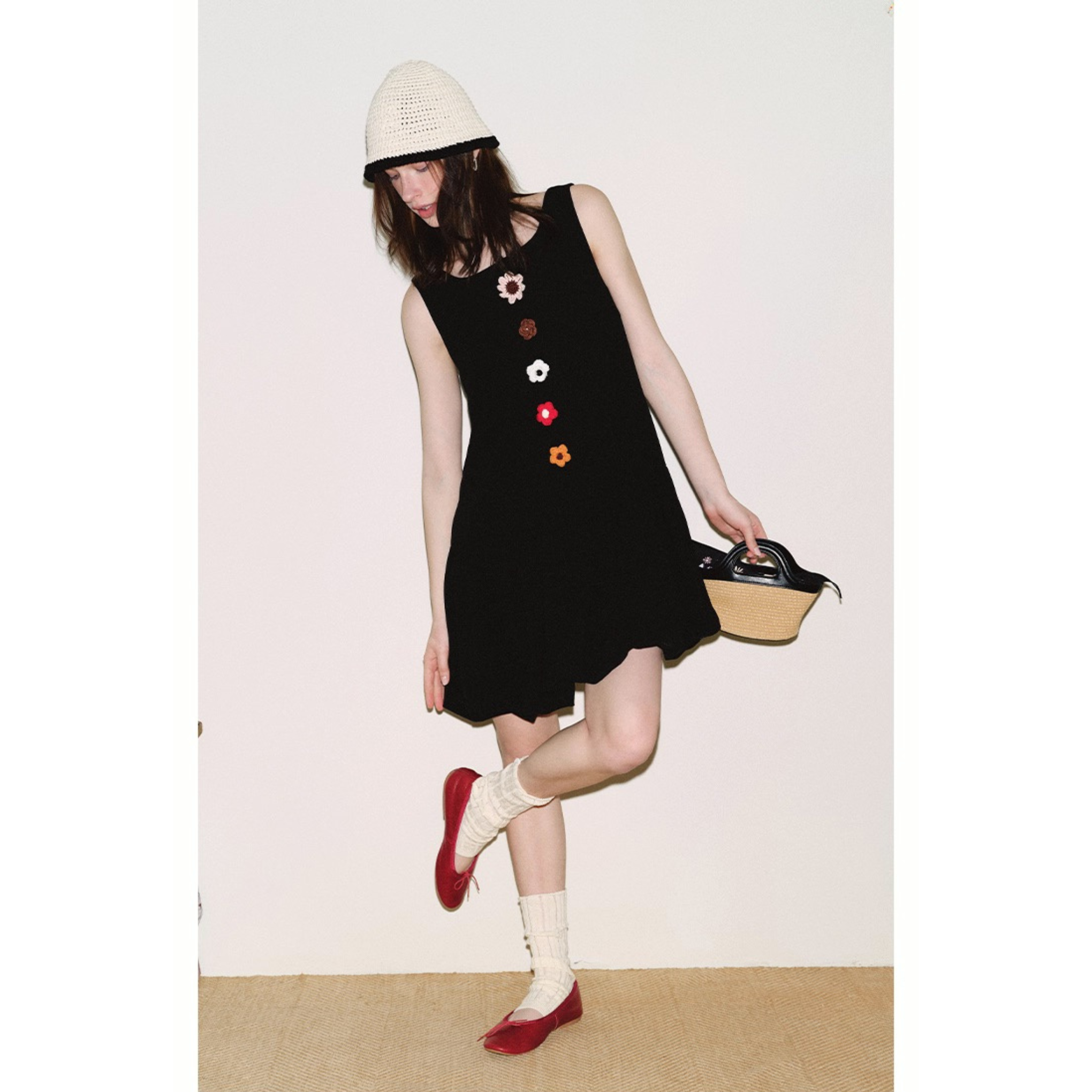 Van Lowe Blume Linen Crochet Flower Bud Dress – Breathable Handwoven Sleeveless Vest & Skirt Set for Women