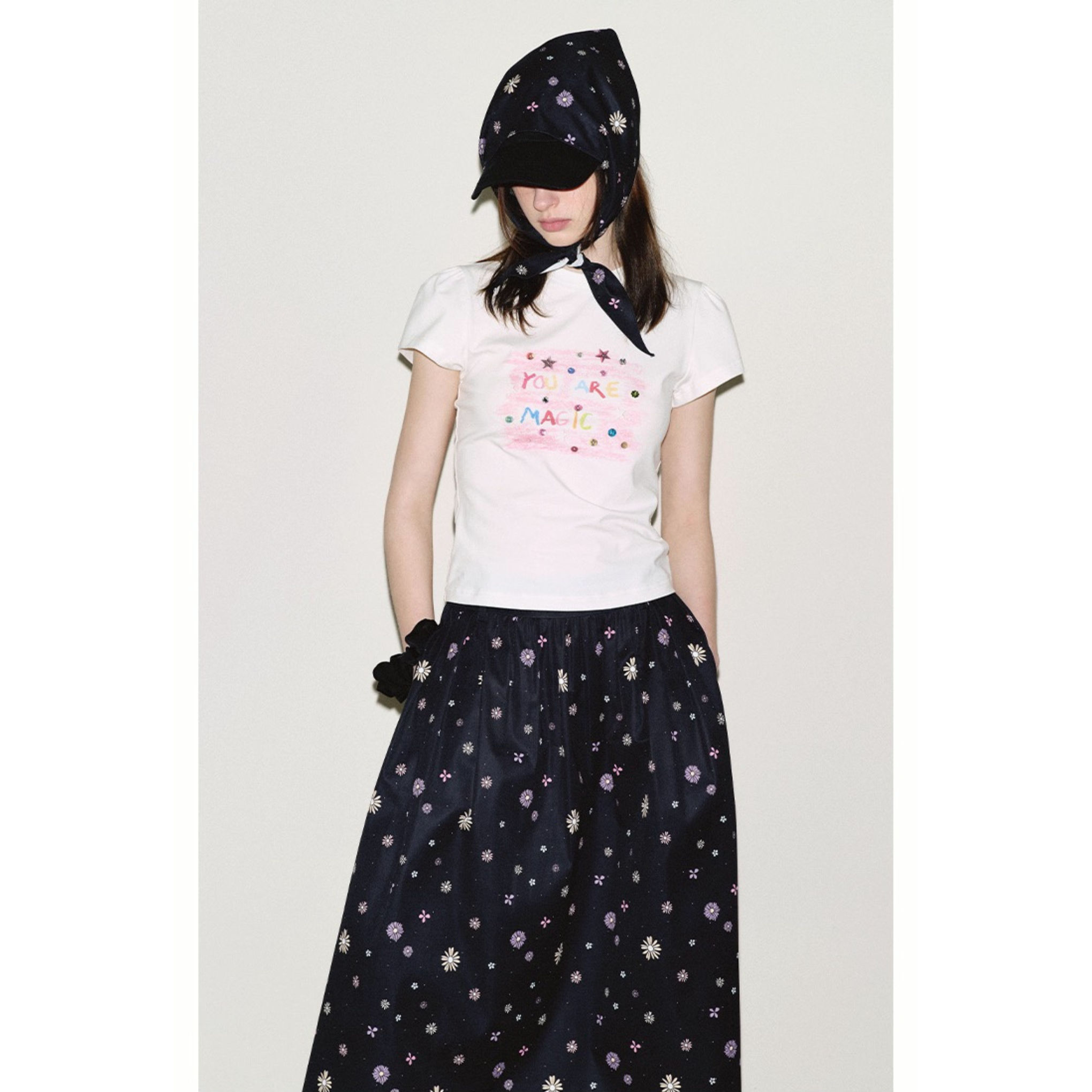 Women’s Puff Sleeve Crew Neck T-Shirt – Graffiti Crayon Print, Hand-Studded Rhinestone Design, Trendy Niche Top