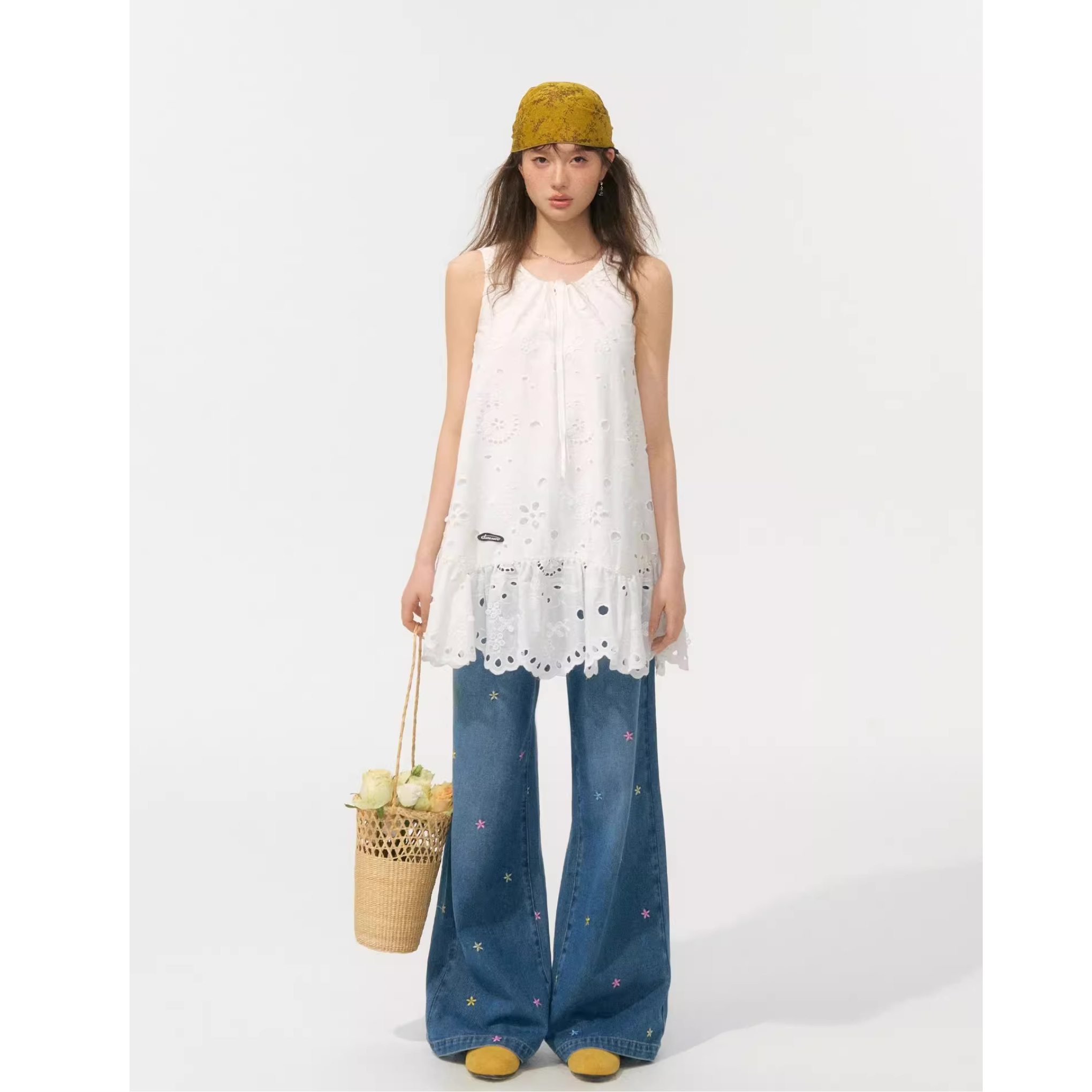 Blume Women’s Embroidered Flower Jeans – Colorful Floral Wide-Leg Trousers, Loose Fit with Elegant Drape
