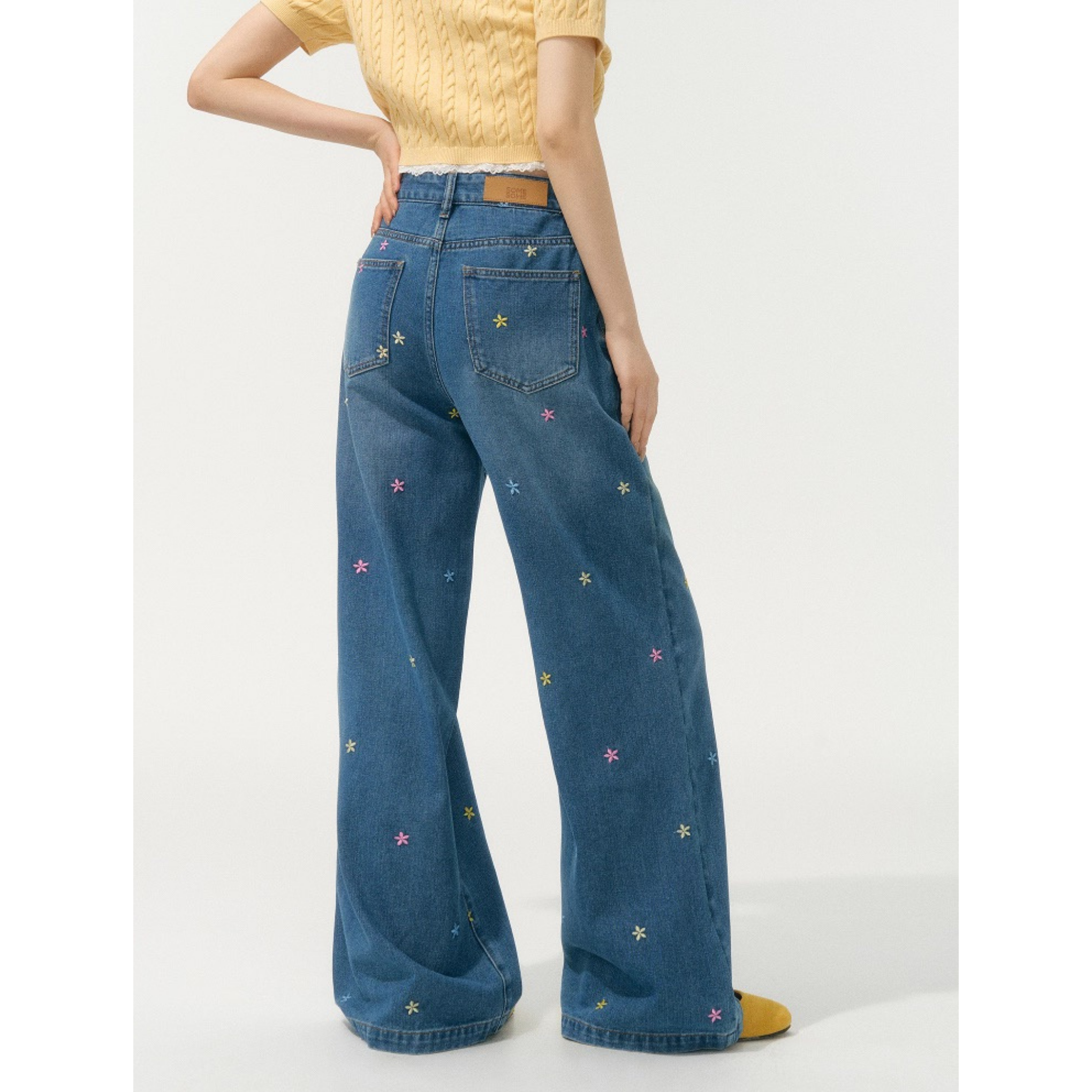 Blume Women’s Embroidered Flower Jeans – Colorful Floral Wide-Leg Trousers, Loose Fit with Elegant Drape